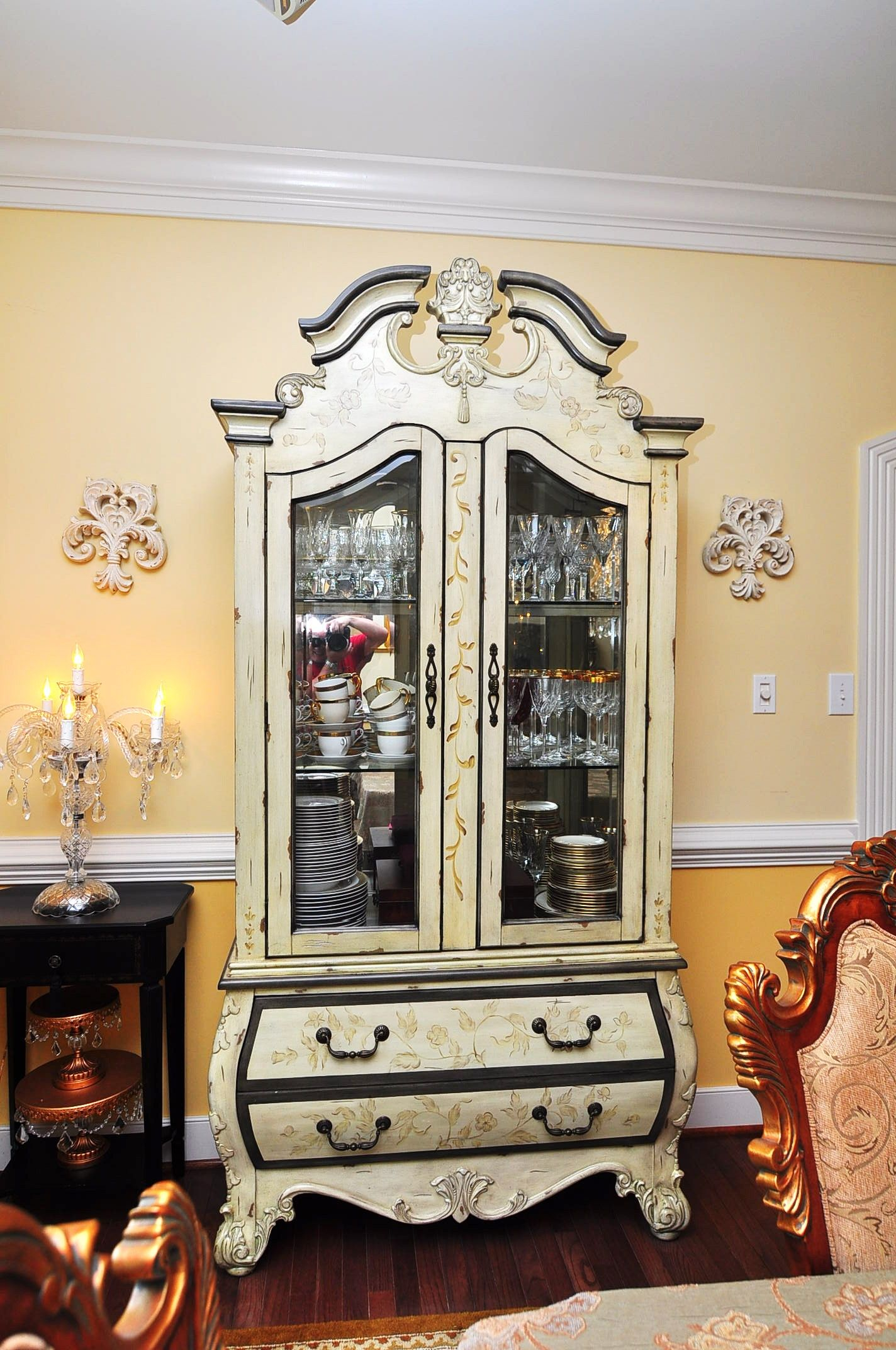 Elegant China Cabinets At Terry Marie Blog with Elegant China Cabinet