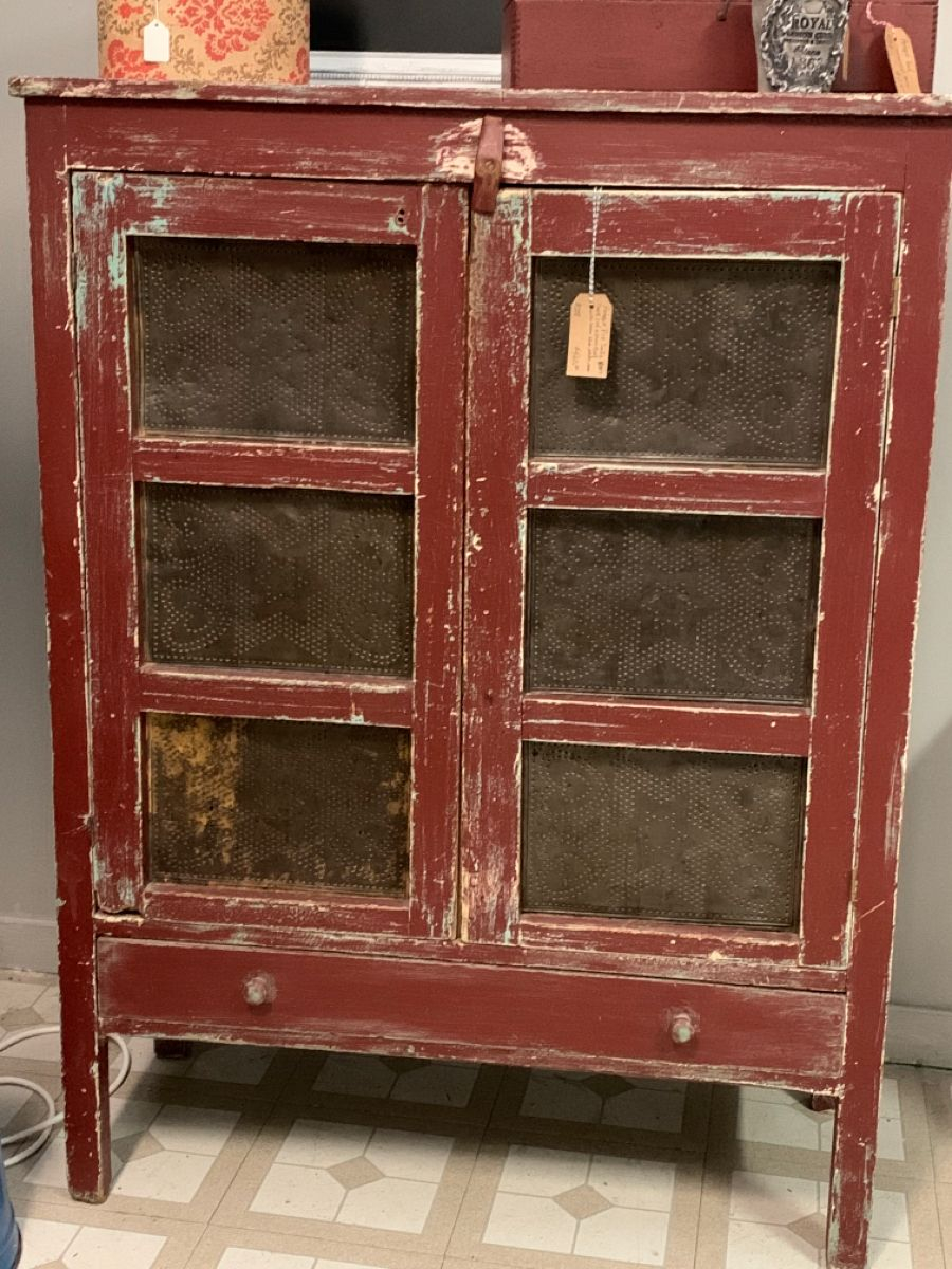 Why Oak and Glass Define the Most Timeless Bayshore 4-Door Curio Cabinet Styles